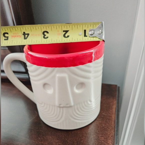 Crate & Barrel Christmas Santa mug like new - Picture 4 of 6